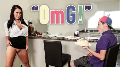 BANGBROS – Juan El Caballo Loco Gets Himself A Hot MILF (Reagan Foxx) For His Birthday